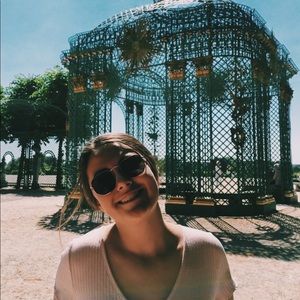 Meet your Posher, Delaney